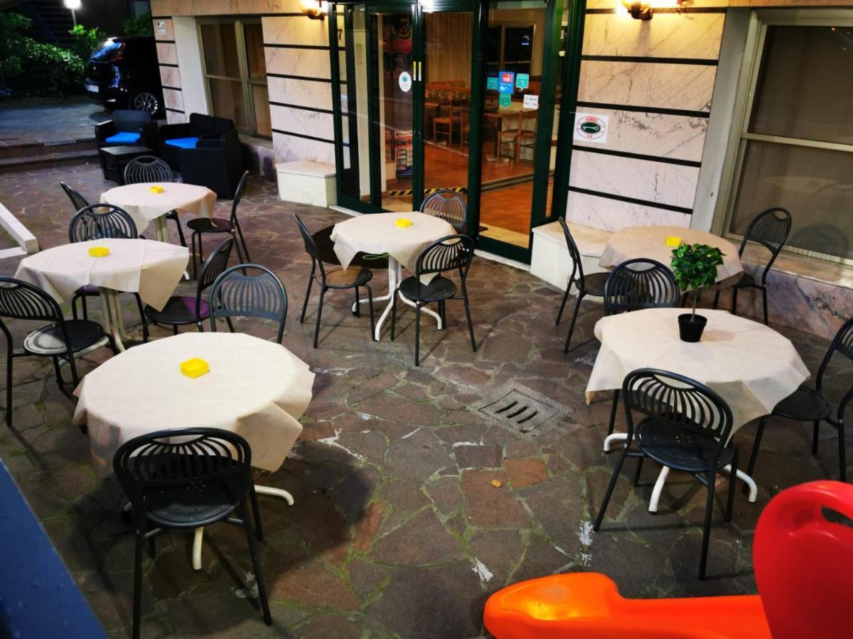 Hotel Mamy Rimini Luaran gambar